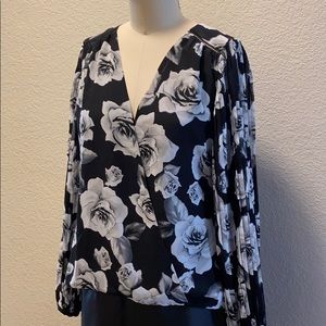 White House black market Blouse